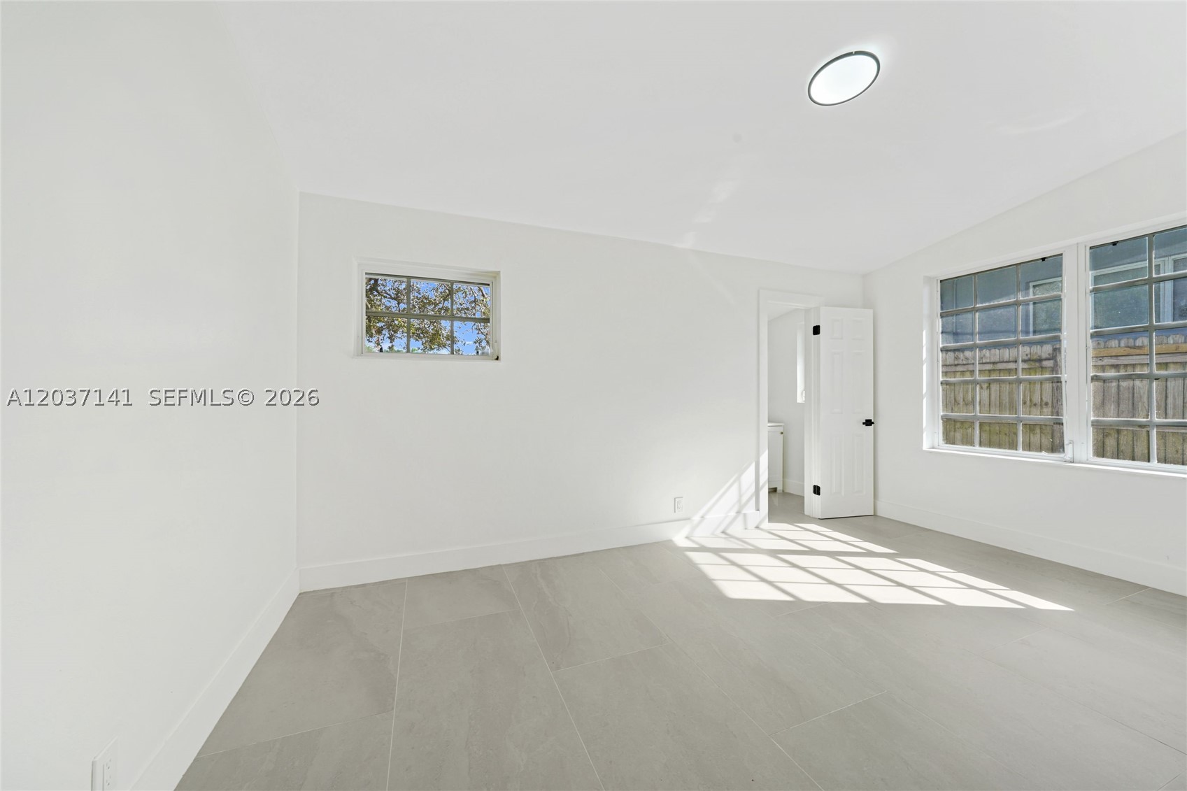 LAUDERDALE ISLES NO 2-BLK - Residential