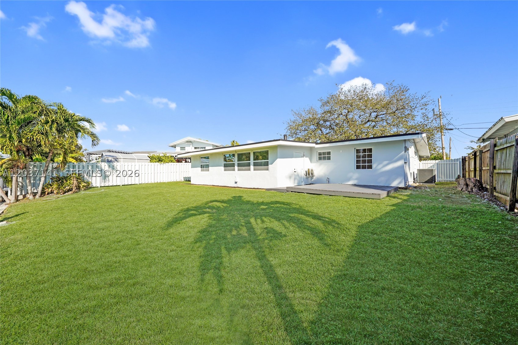 LAUDERDALE ISLES NO 2-BLK - Residential