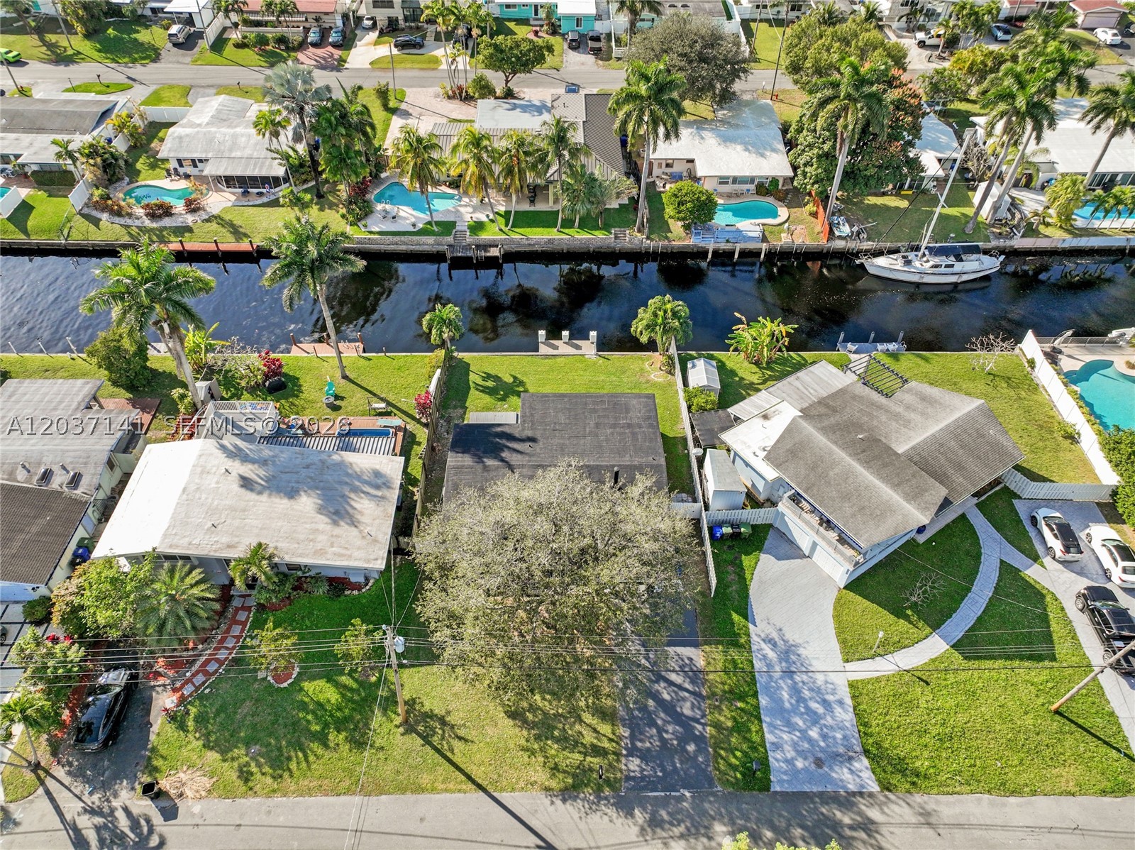 LAUDERDALE ISLES NO 2-BLK - Residential