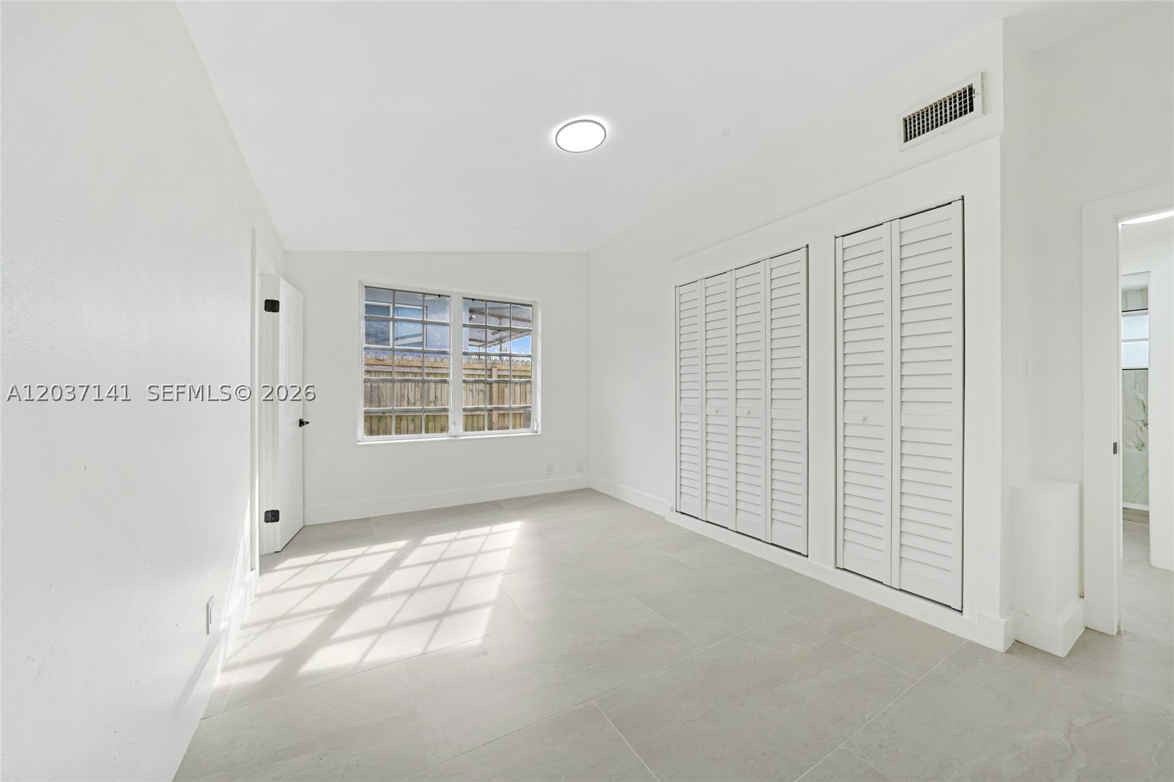 LAUDERDALE ISLES NO 2-BLK - Residential
