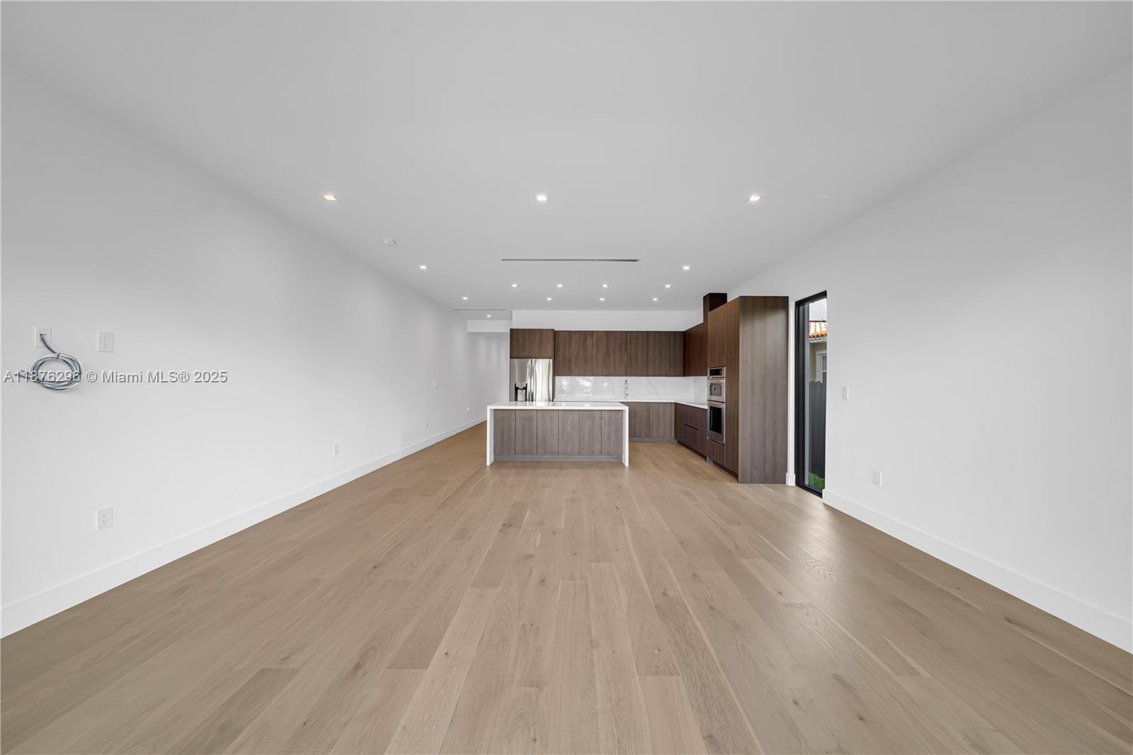 AMND PLAT OF MIAMI SUB UR - Residential Lease