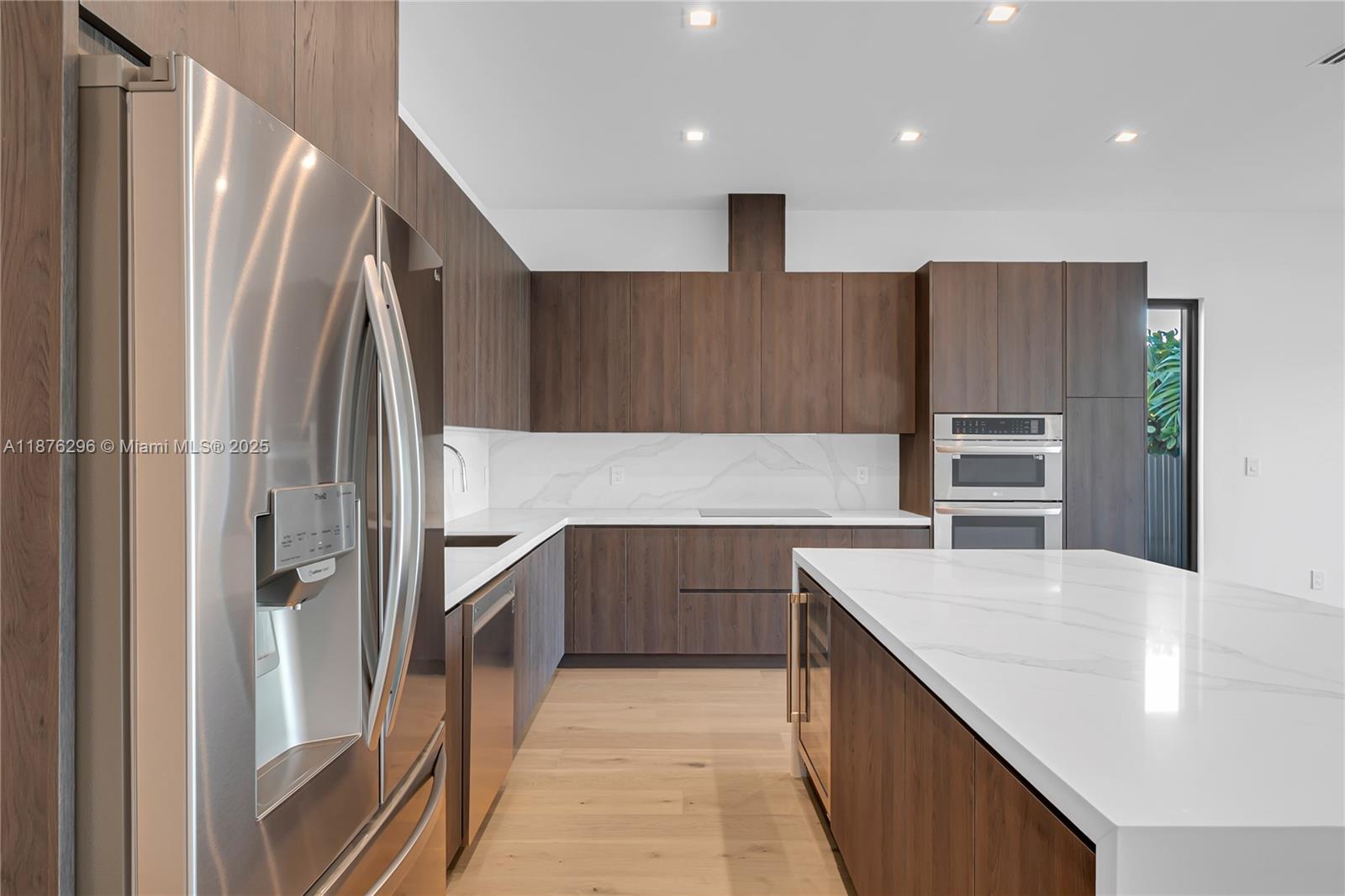 AMND PLAT OF MIAMI SUB UR - Residential Lease