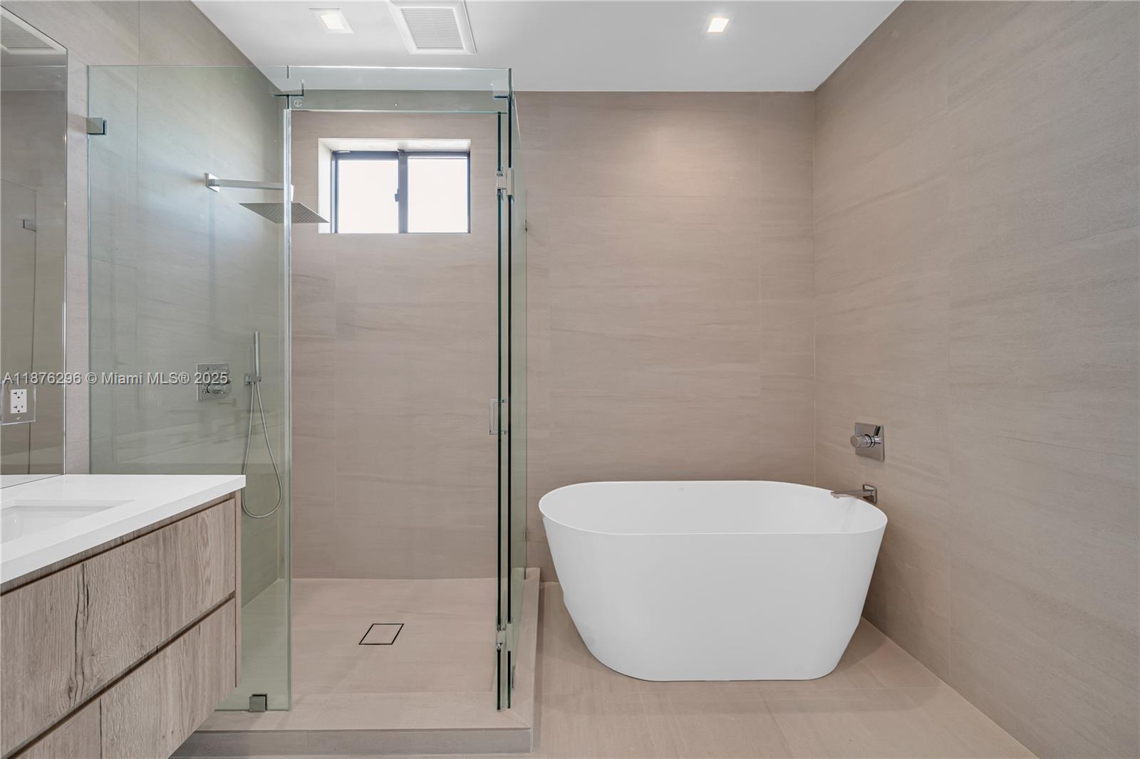 AMND PLAT OF MIAMI SUB UR - Residential Lease