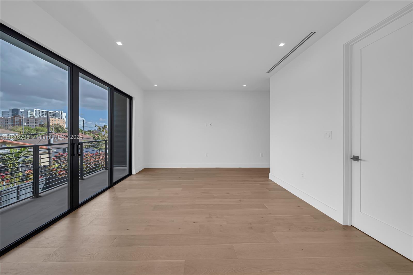 AMND PLAT OF MIAMI SUB UR - Residential Lease