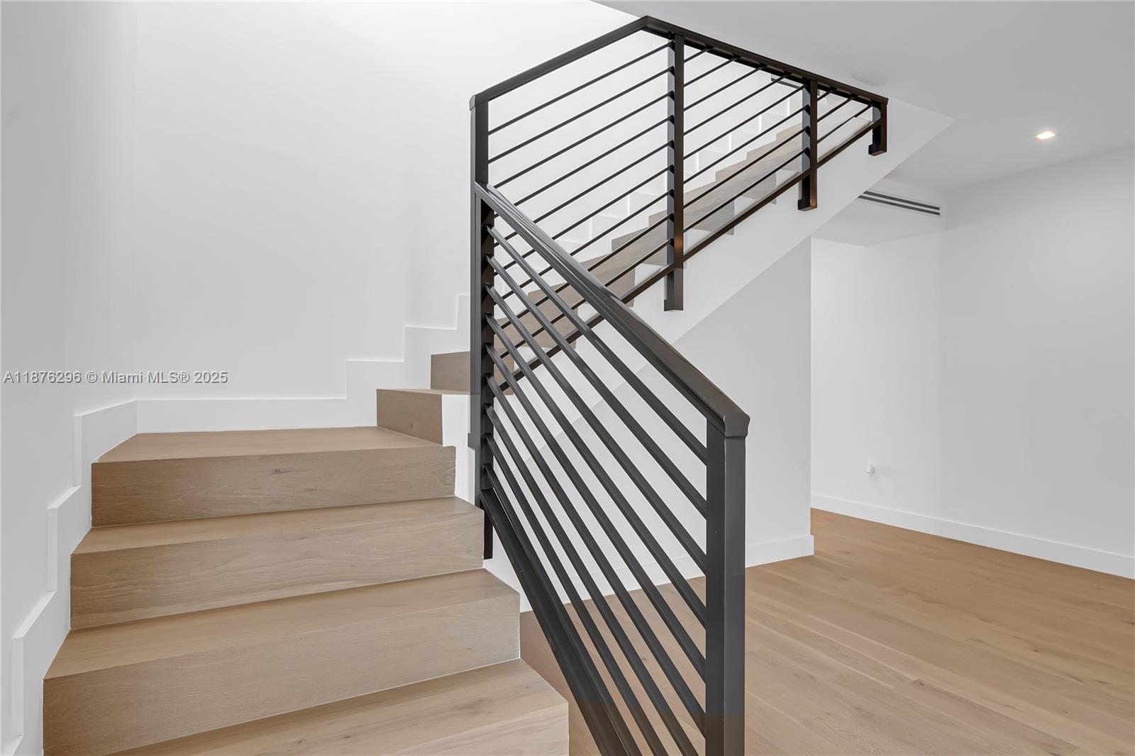 AMND PLAT OF MIAMI SUB UR - Residential Lease