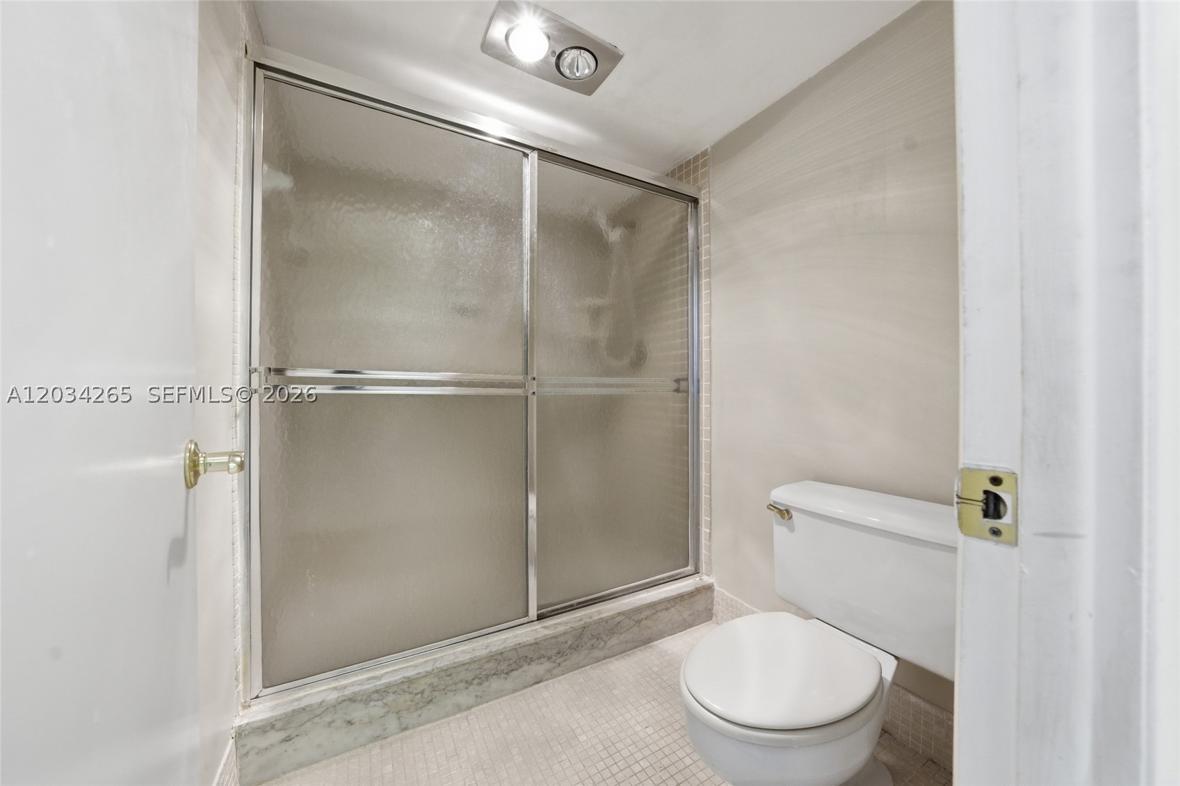 FALLS OF INVERRARY - Residential Lease