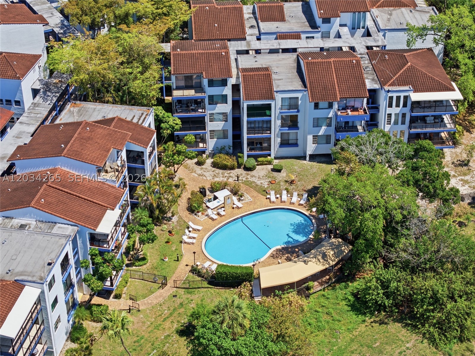 FALLS OF INVERRARY - Residential Lease