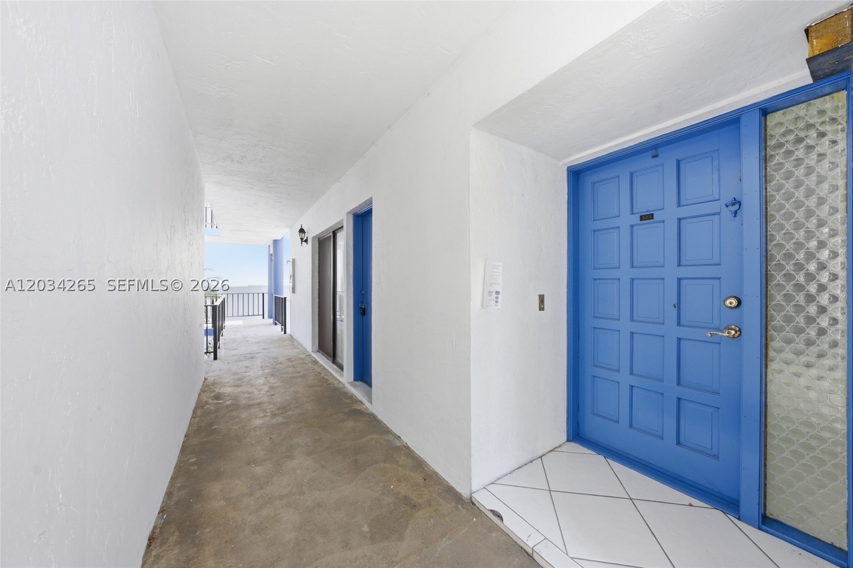 FALLS OF INVERRARY - Residential Lease