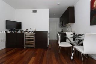 Just a block to Lincoln Rd and a stroll away to the beach. Totally renovated unit with wood floor, quartz counter tops, and stainless steel appliances. Internet included in the rent.