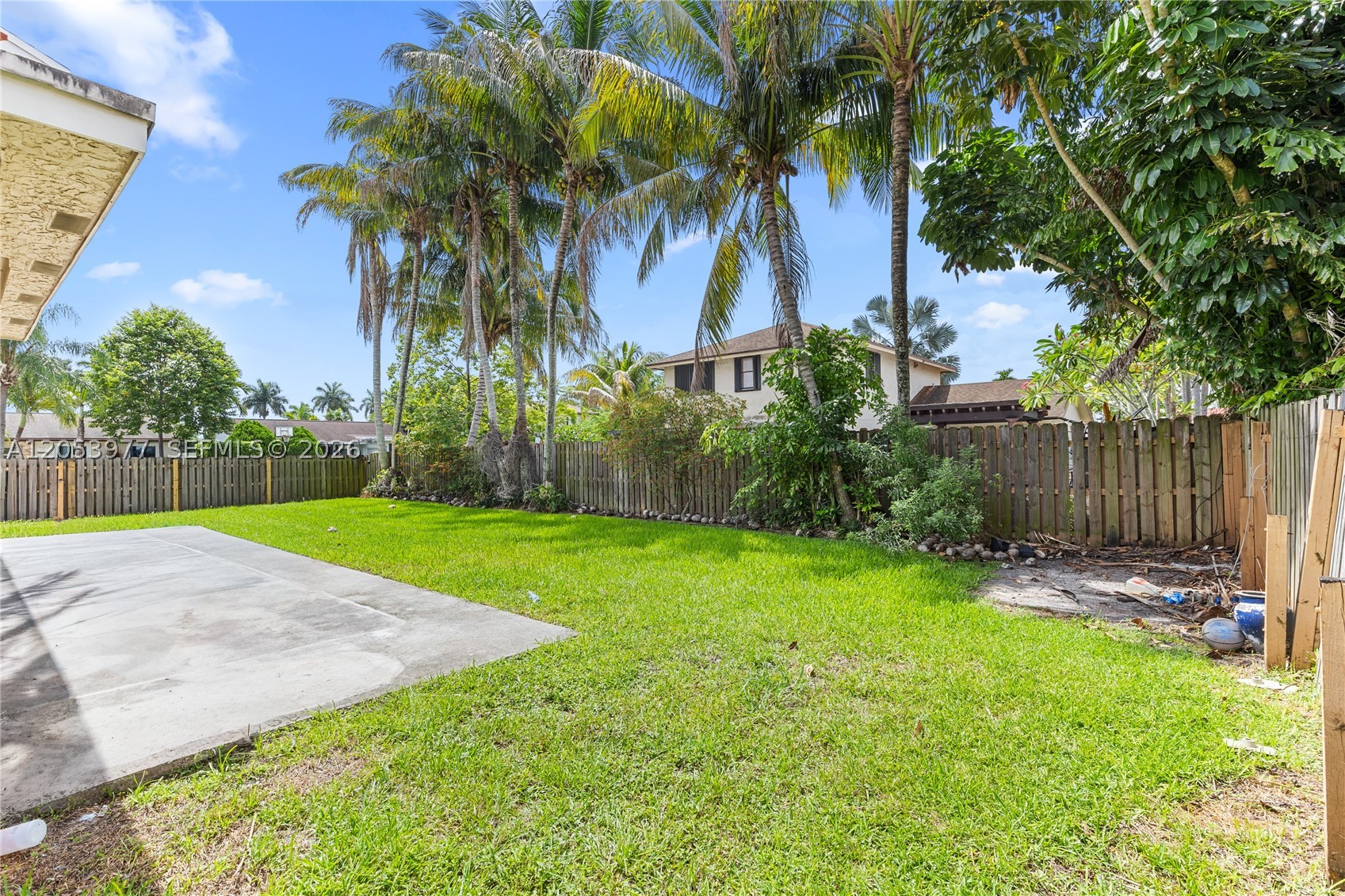 SUNRISE GOLF VILLAGE - Residential Lease