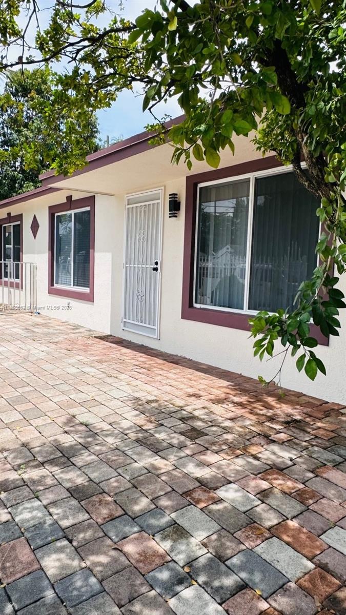 LE ROI - Residential Lease