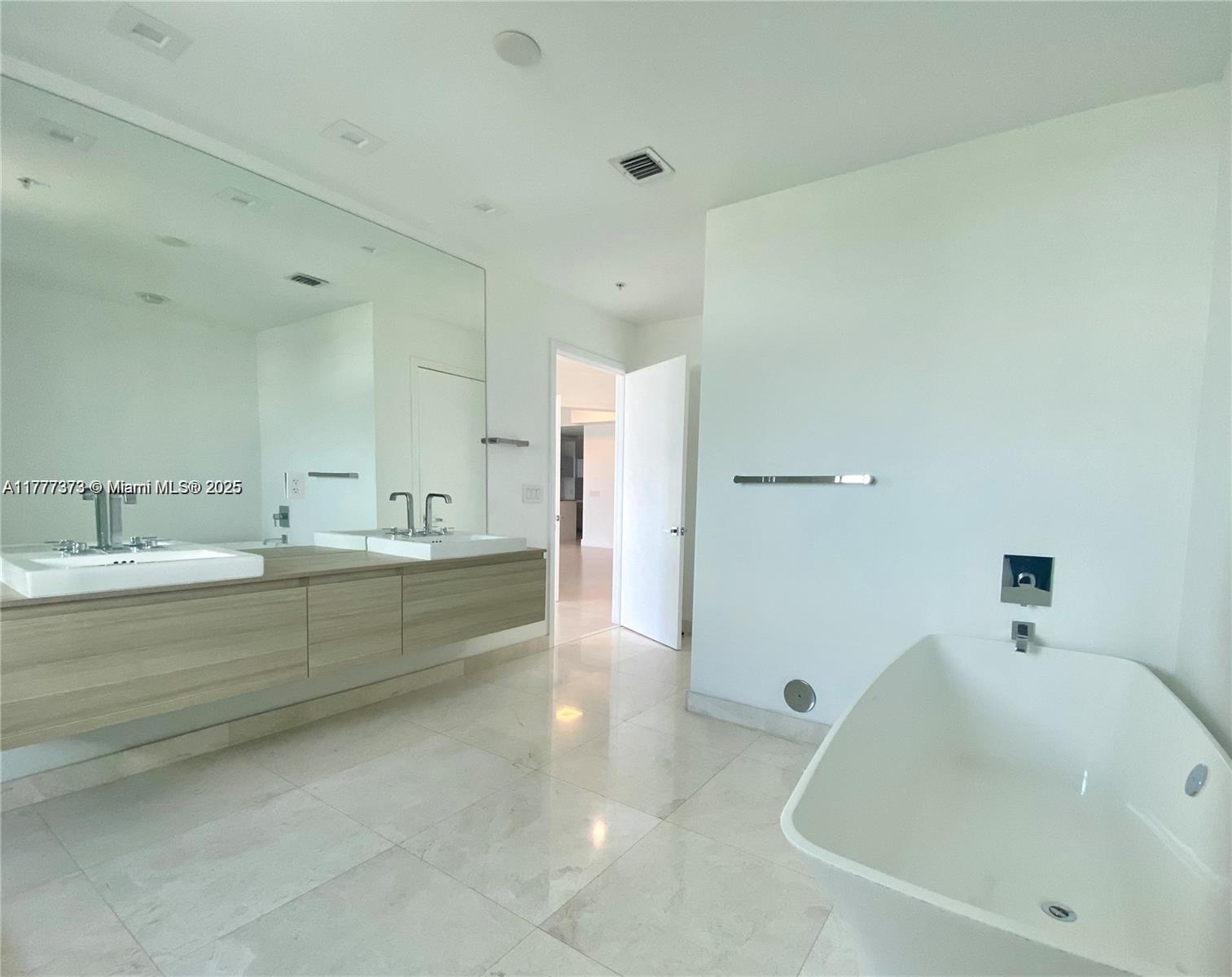 MARINA PALMS RESIDENCES N - Residential Lease