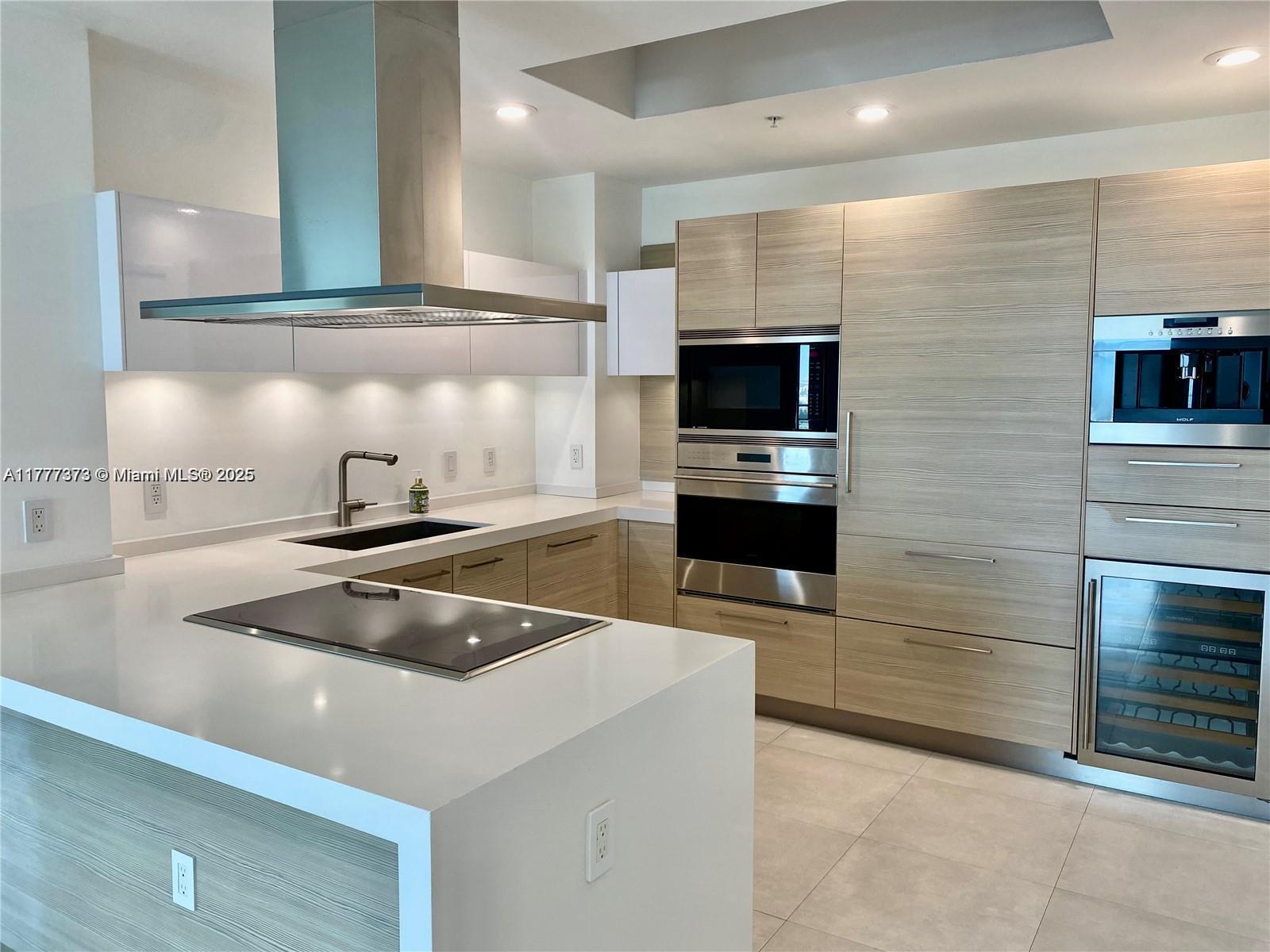 MARINA PALMS RESIDENCES N - Residential Lease