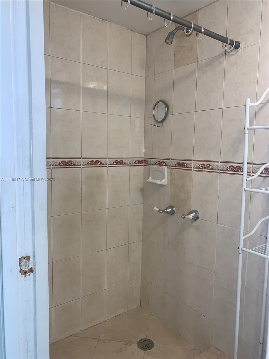 BISCAYNE GARDENS SEC H PA - Residential Lease