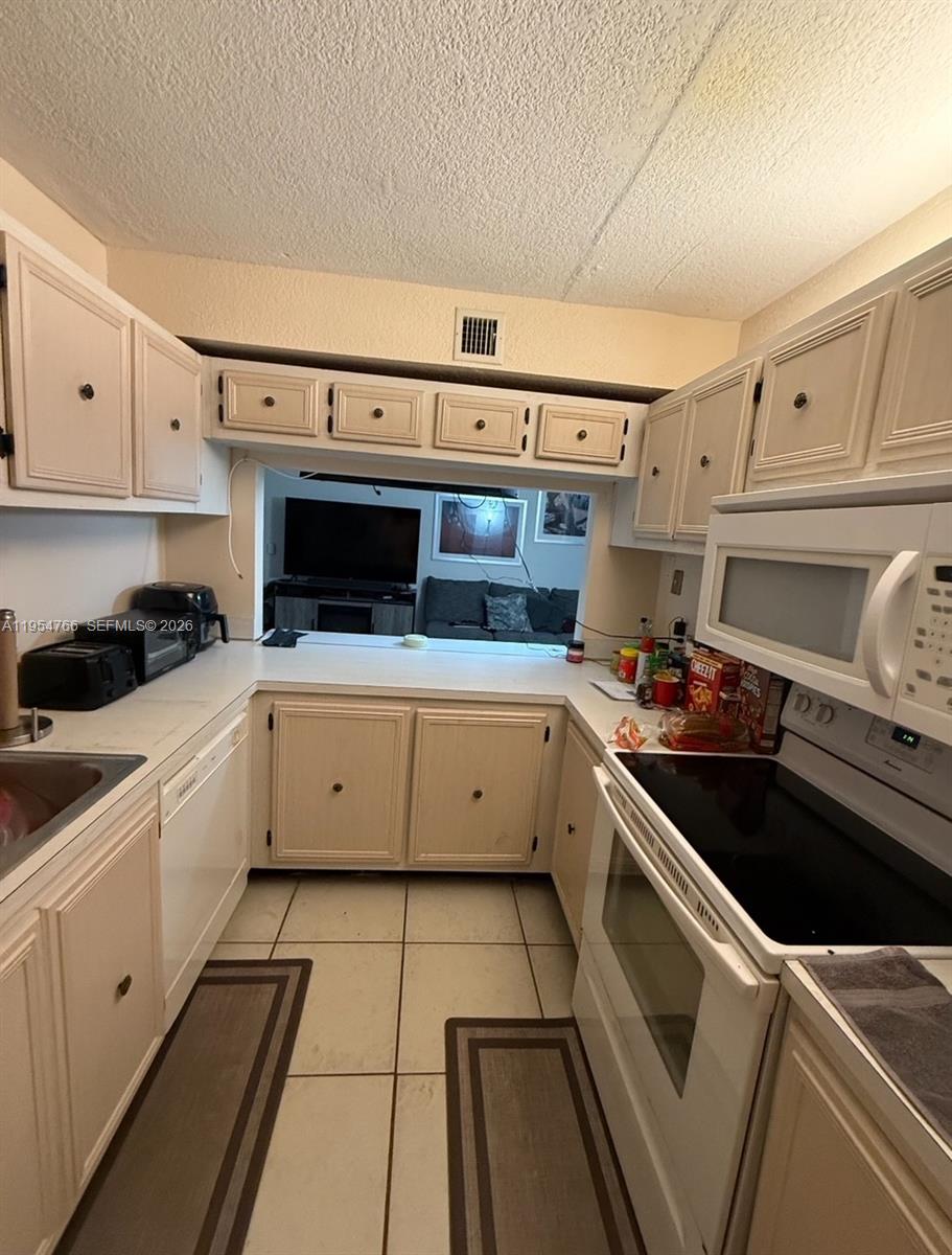 LIVE OAK CONDO ELEVEN - Residential