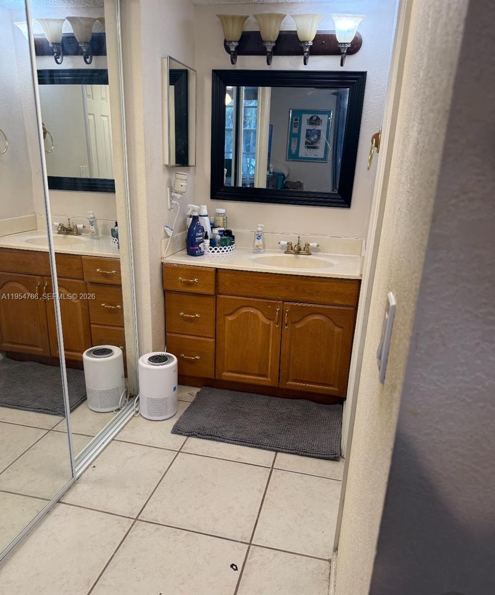 LIVE OAK CONDO ELEVEN - Residential