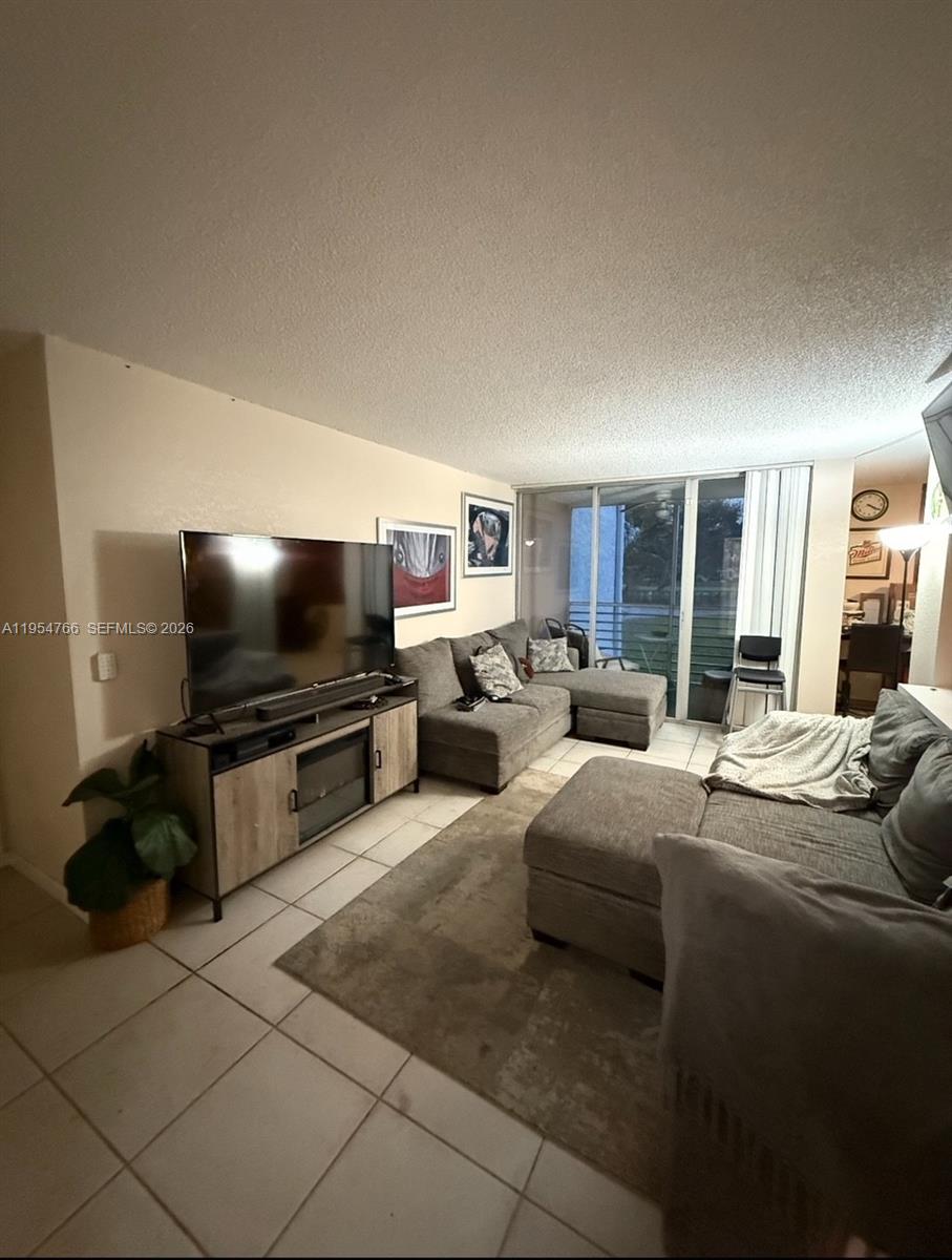 LIVE OAK CONDO ELEVEN - Residential