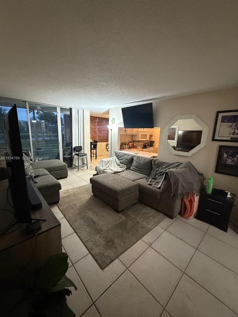 LIVE OAK CONDO ELEVEN - Residential
