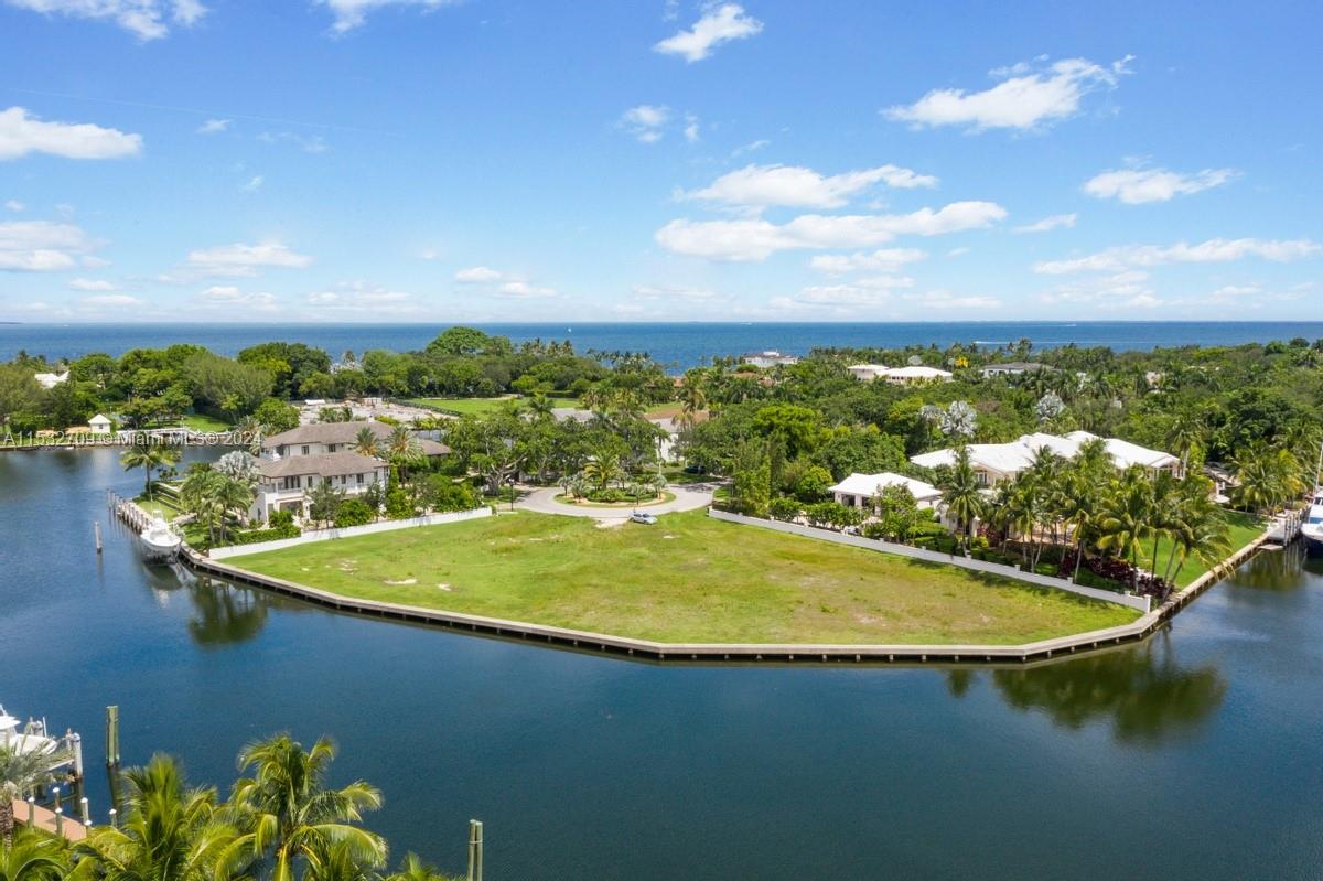GABLES ESTATES NO 2 - Land