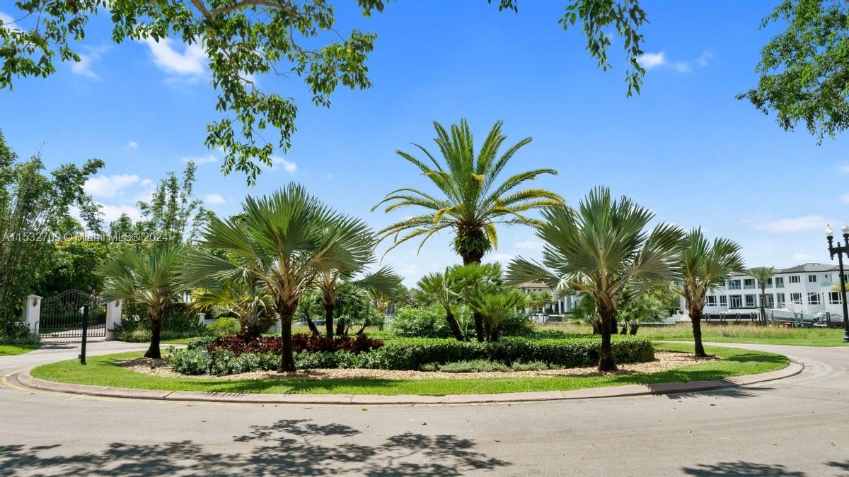 GABLES ESTATES NO 2 - Land