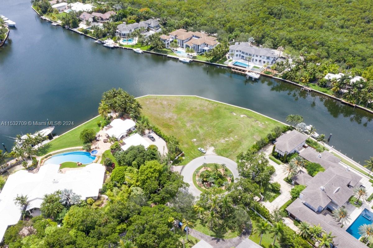 GABLES ESTATES NO 2 - Land