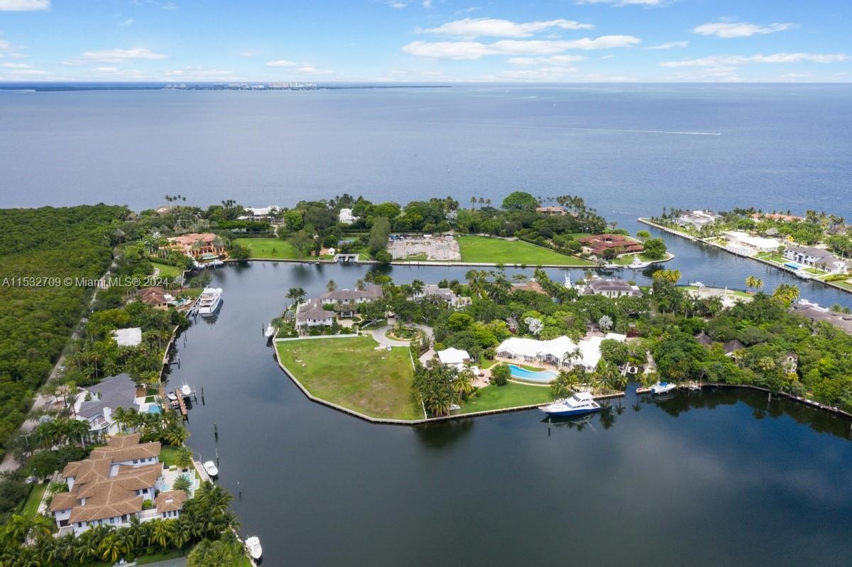 GABLES ESTATES NO 2 - Land