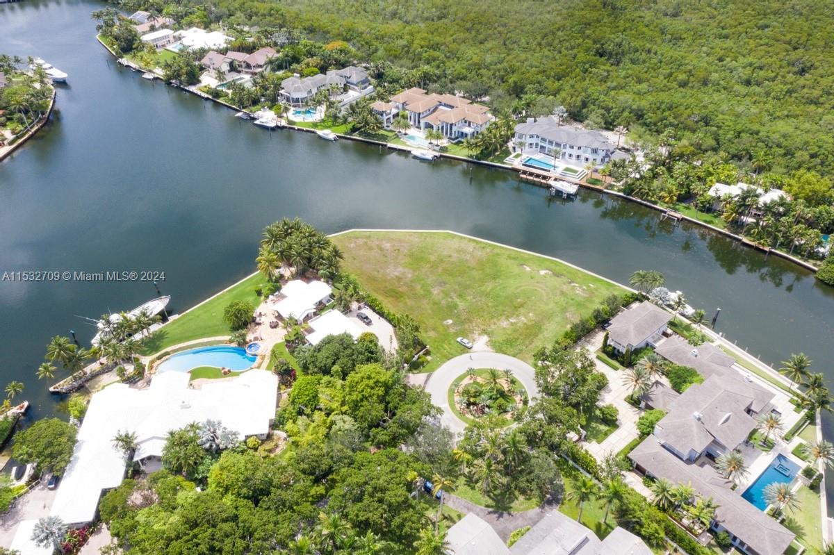 GABLES ESTATES NO 2 - Land