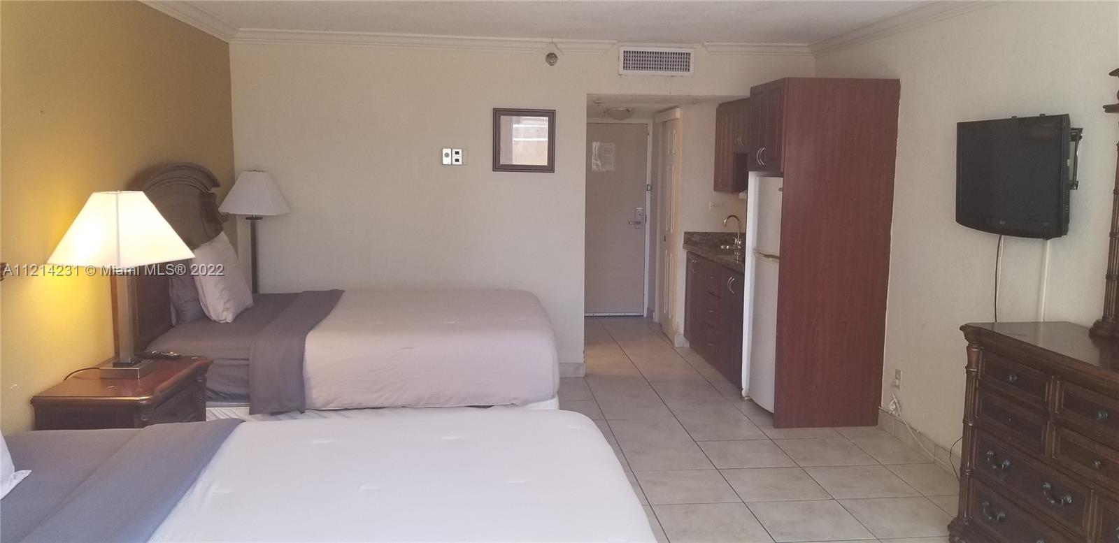 THE AVENTURA BEACH CLUB C - Residential Lease
