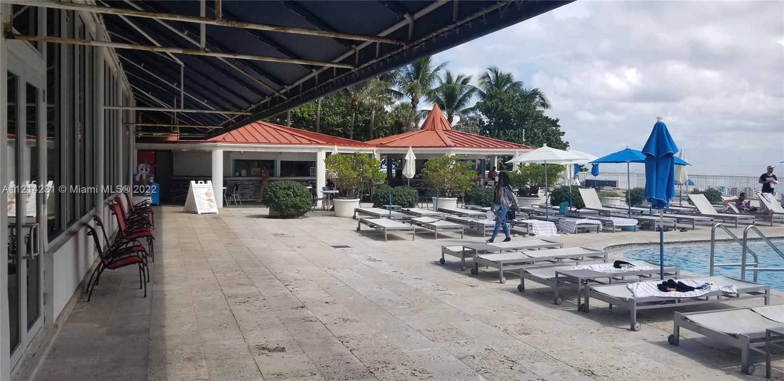 THE AVENTURA BEACH CLUB C - Residential Lease