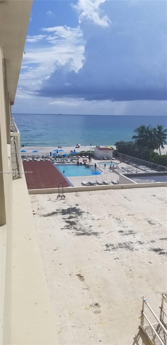 THE AVENTURA BEACH CLUB C - Residential Lease