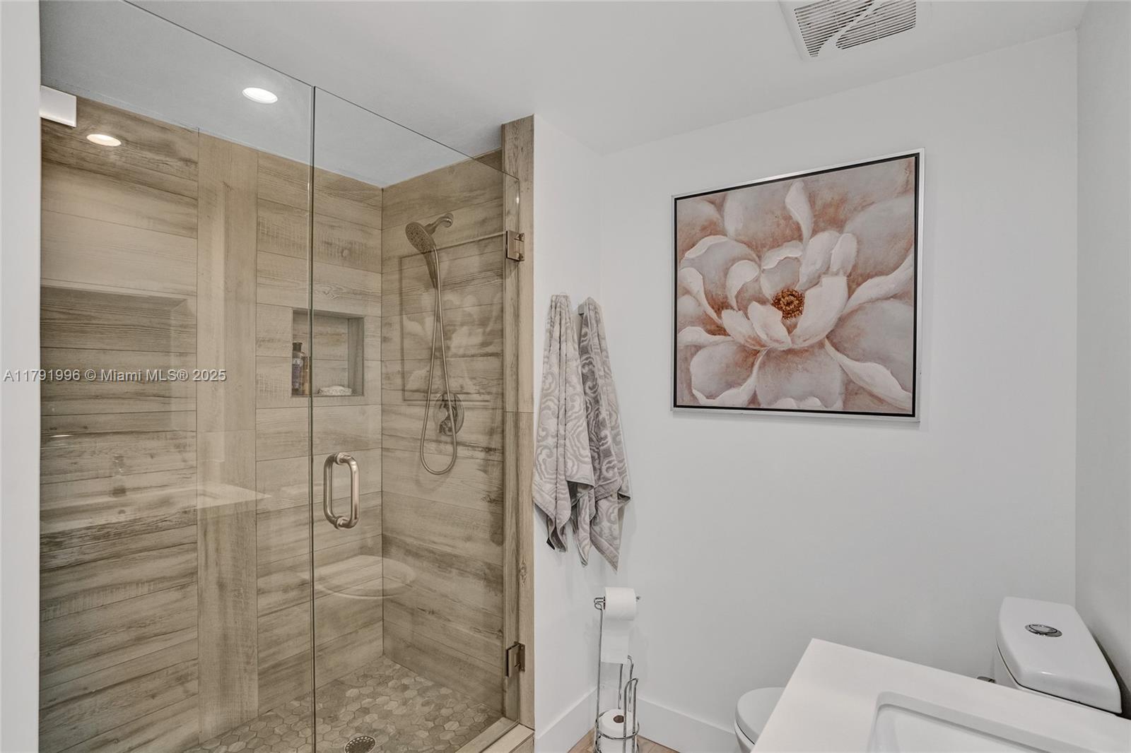 HAMPTONS WEST CONDO - Residential Lease