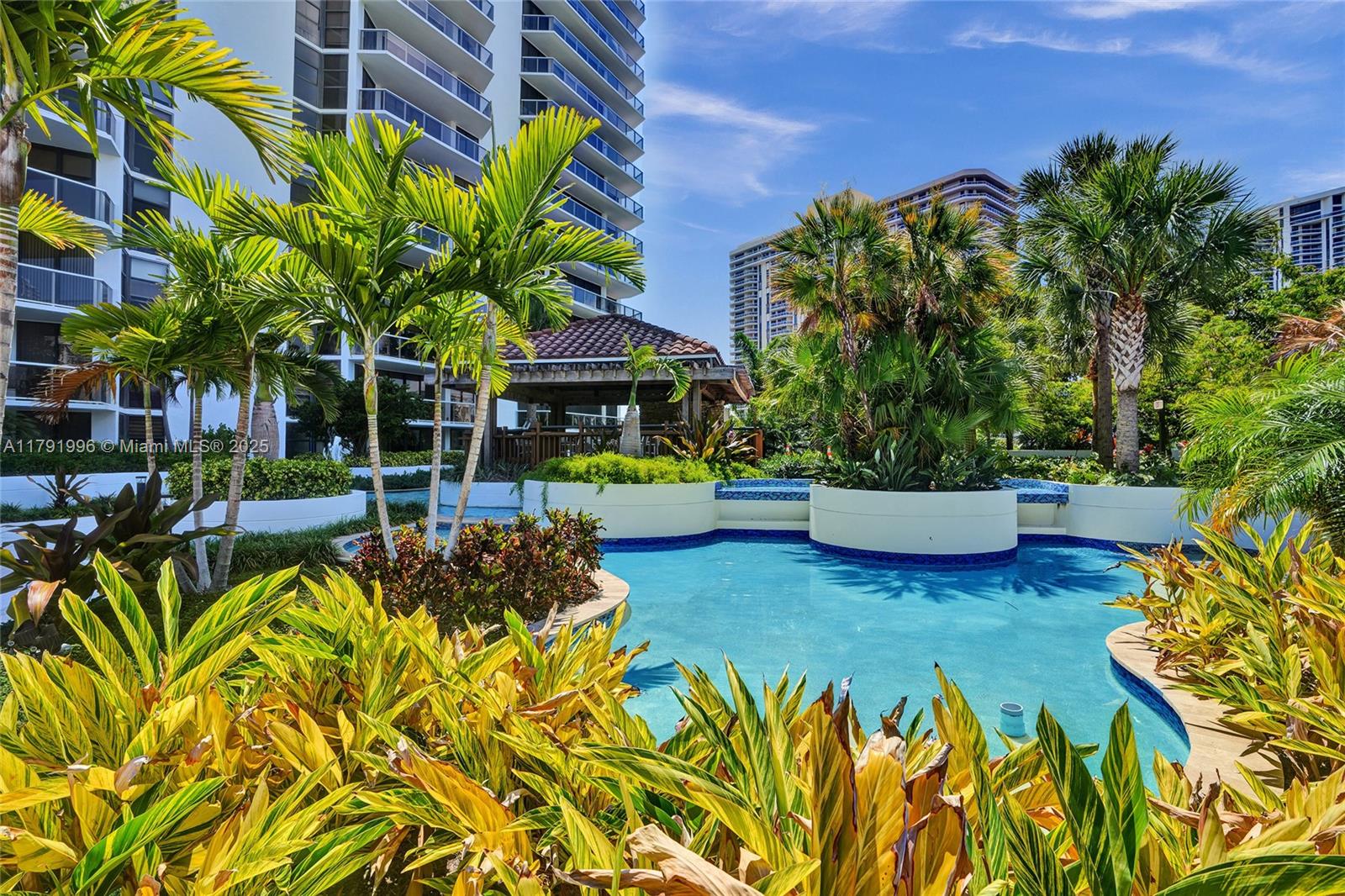 HAMPTONS WEST CONDO - Residential Lease