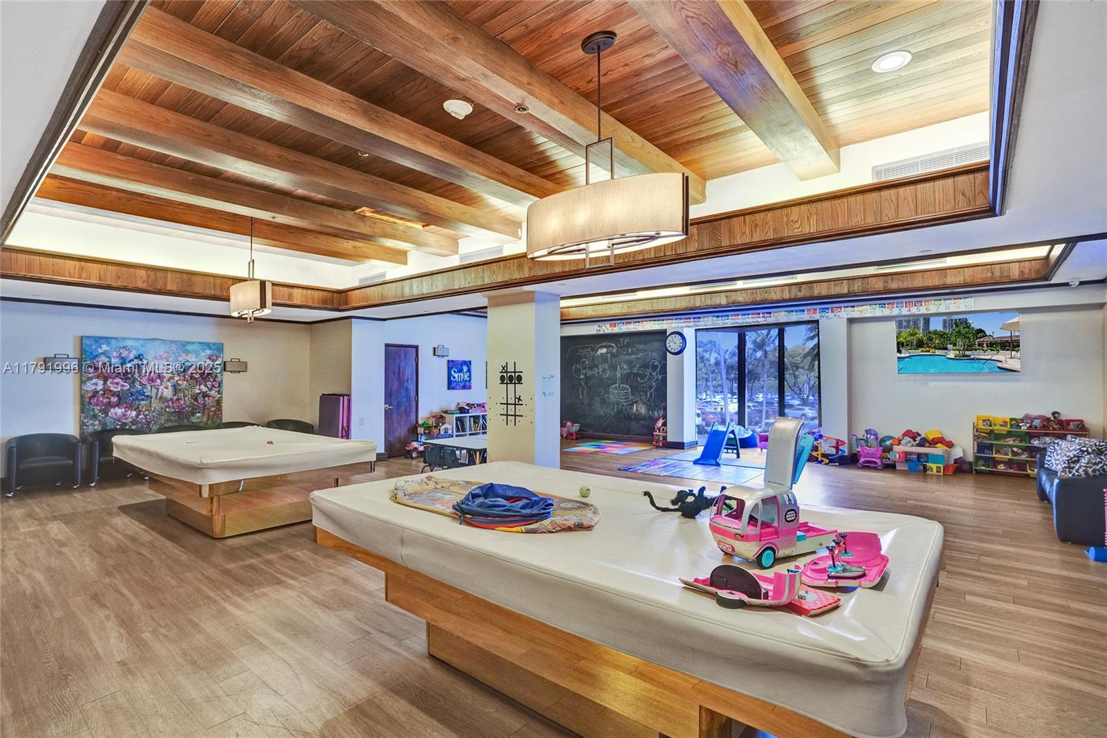 HAMPTONS WEST CONDO - Residential Lease