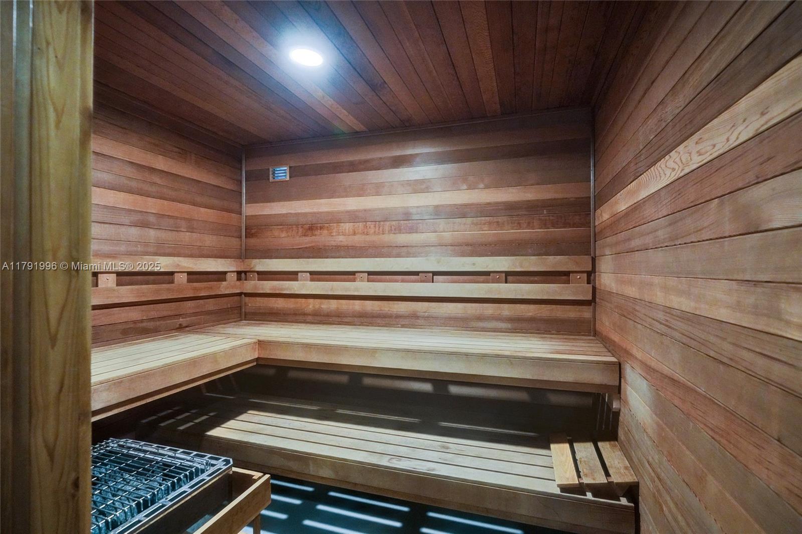 HAMPTONS WEST CONDO - Residential Lease