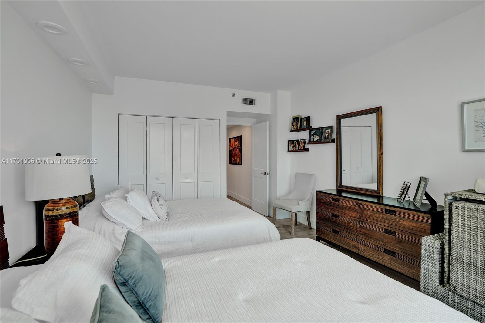 HAMPTONS WEST CONDO - Residential Lease