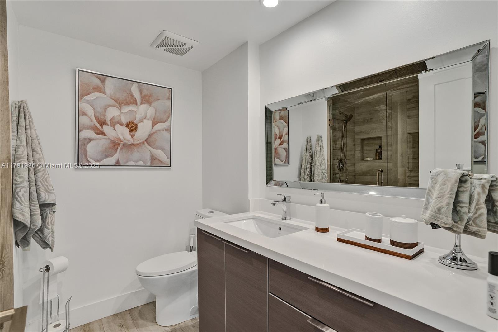 HAMPTONS WEST CONDO - Residential Lease