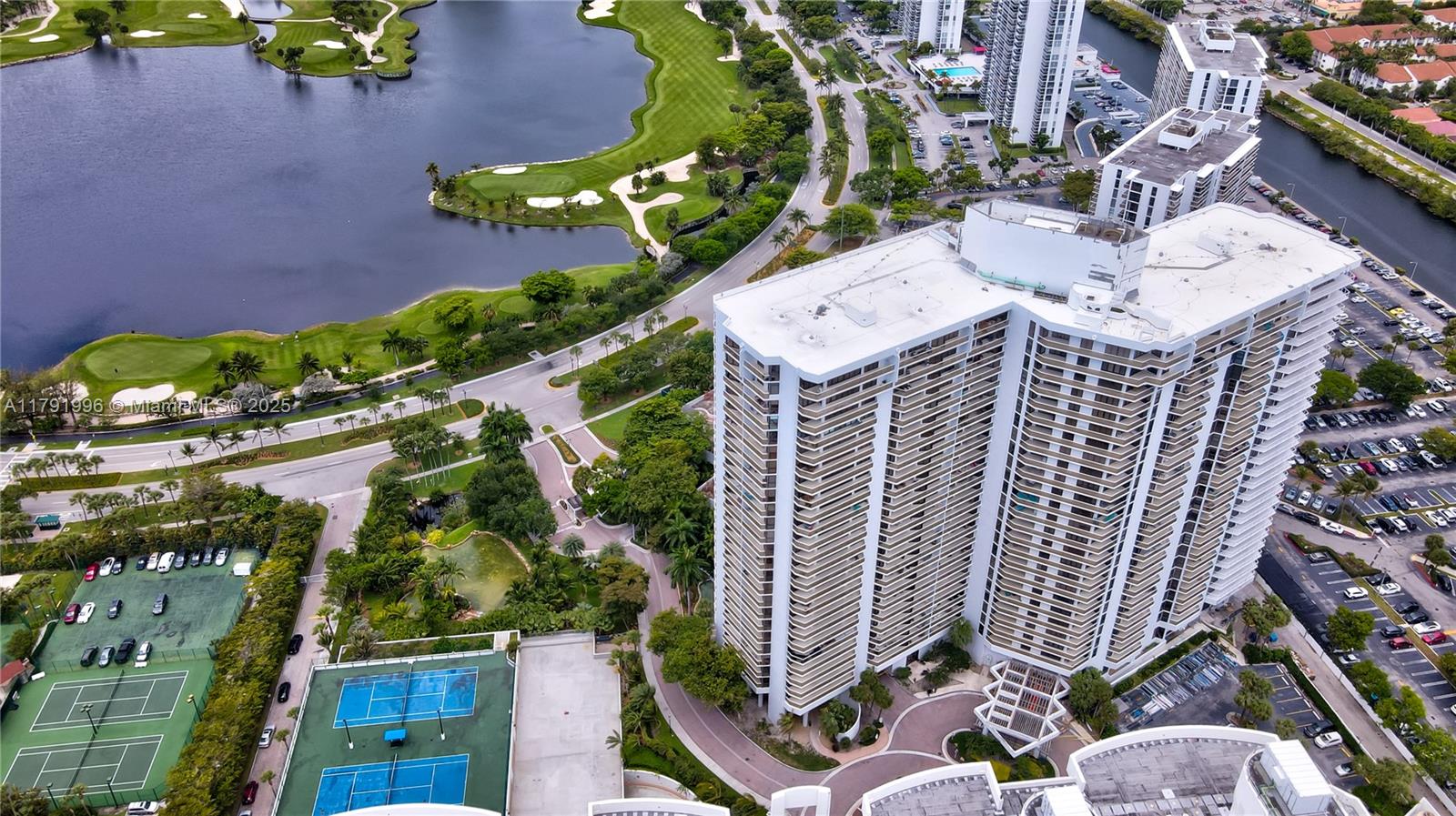 HAMPTONS WEST CONDO - Residential Lease