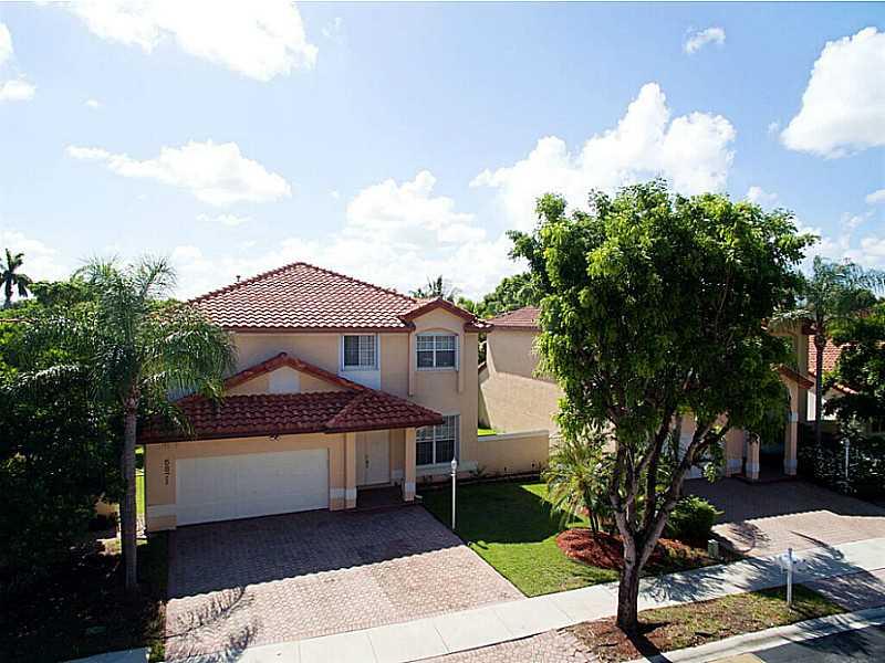 DORAL SANDS - Residential