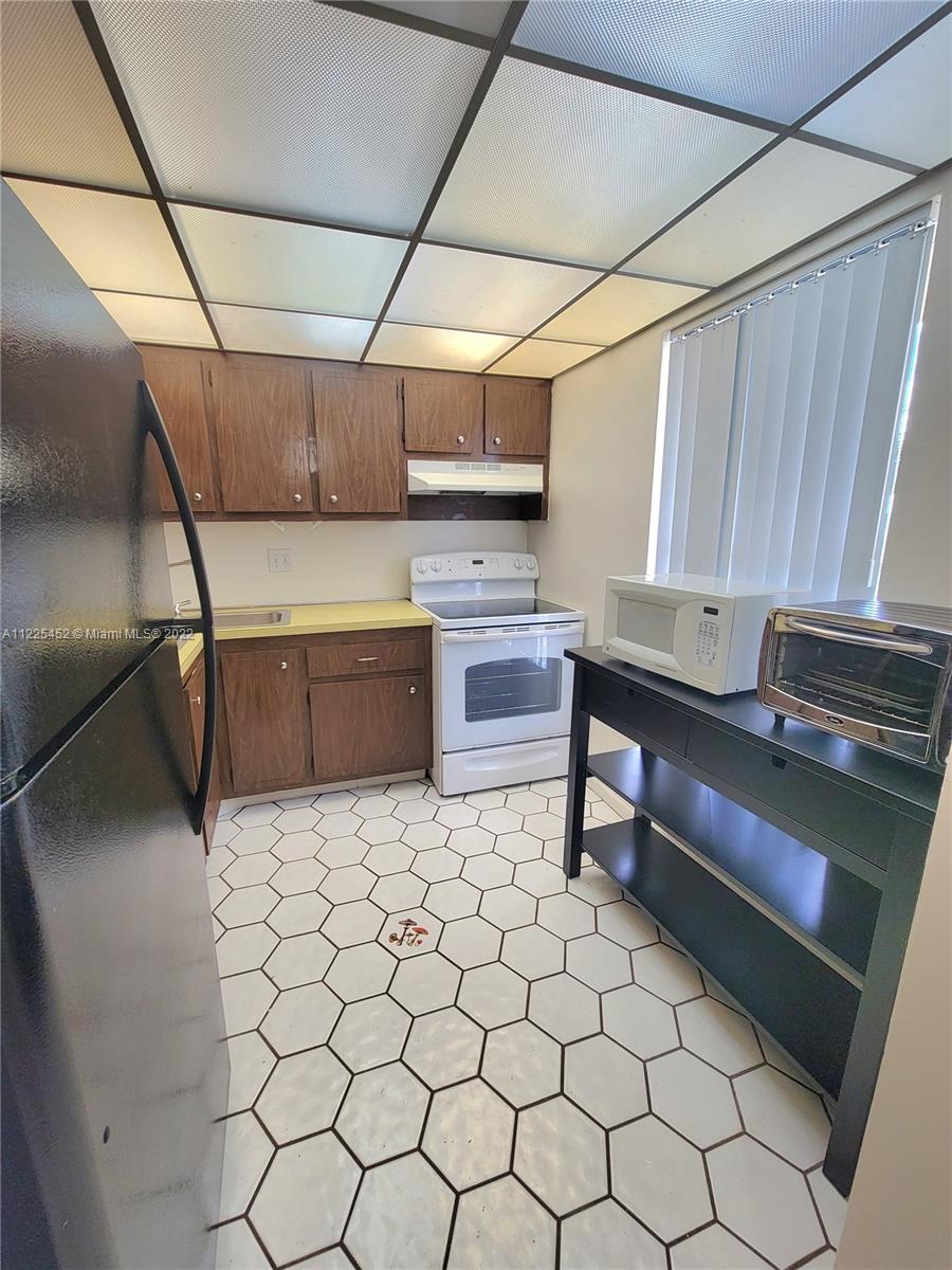 BERMUDA CLUB 4 CONDO - Residential Lease
