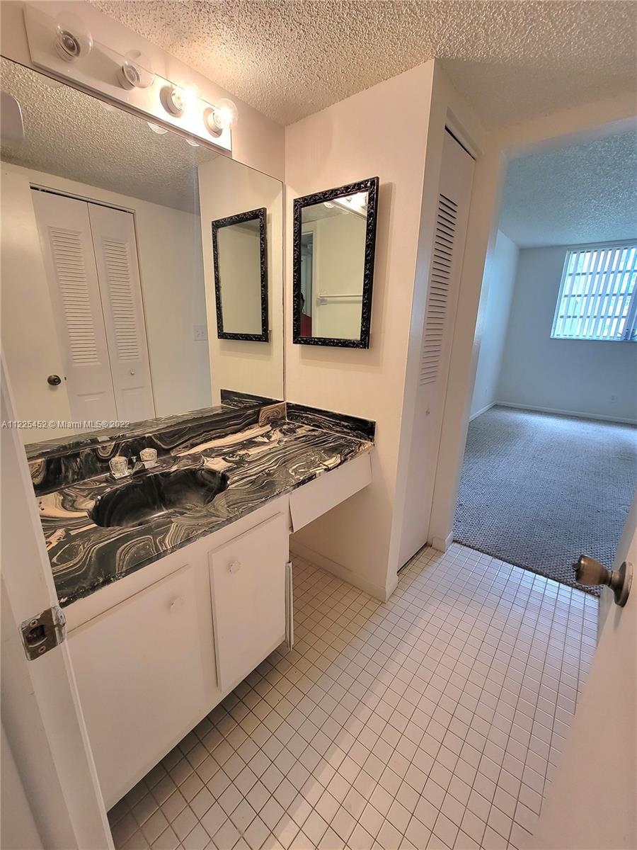 BERMUDA CLUB 4 CONDO - Residential Lease