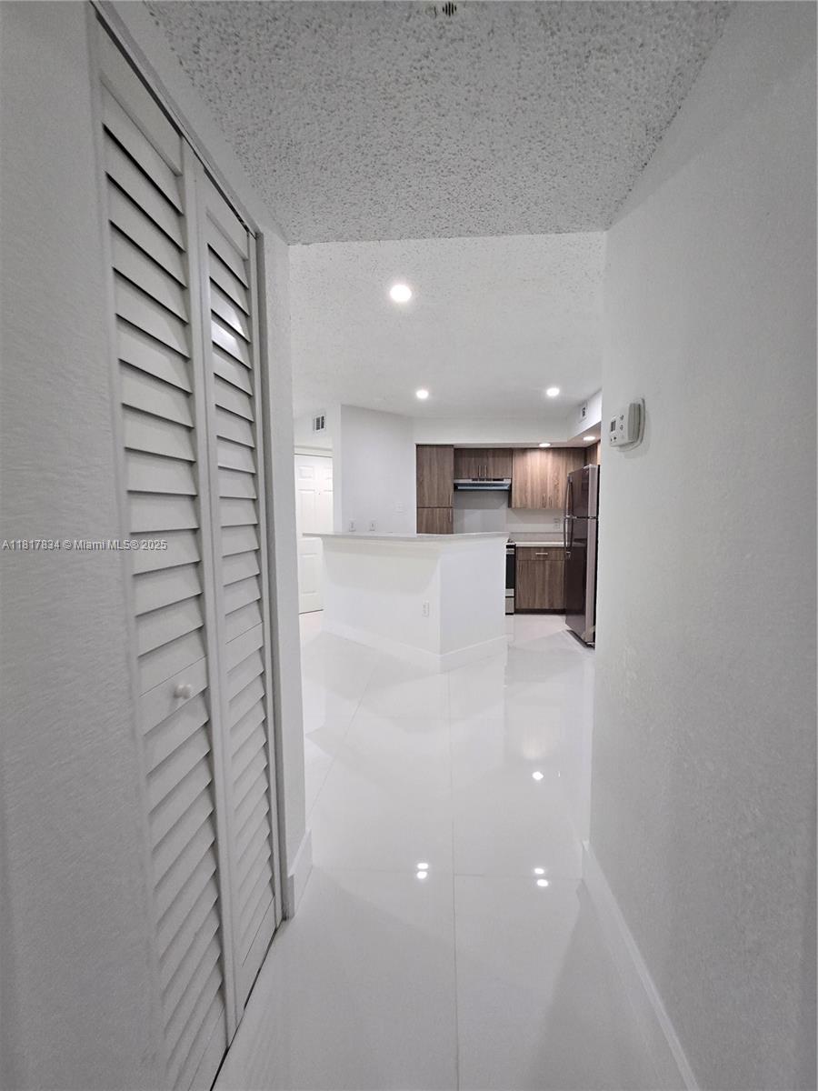 ISLES AT LAGO MAR CONDO - Residential Lease