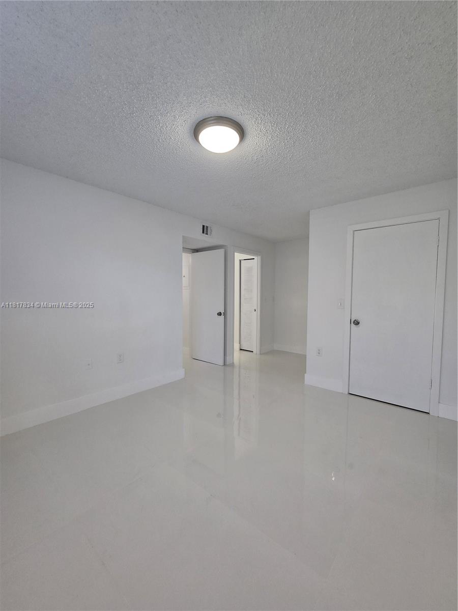 ISLES AT LAGO MAR CONDO - Residential Lease