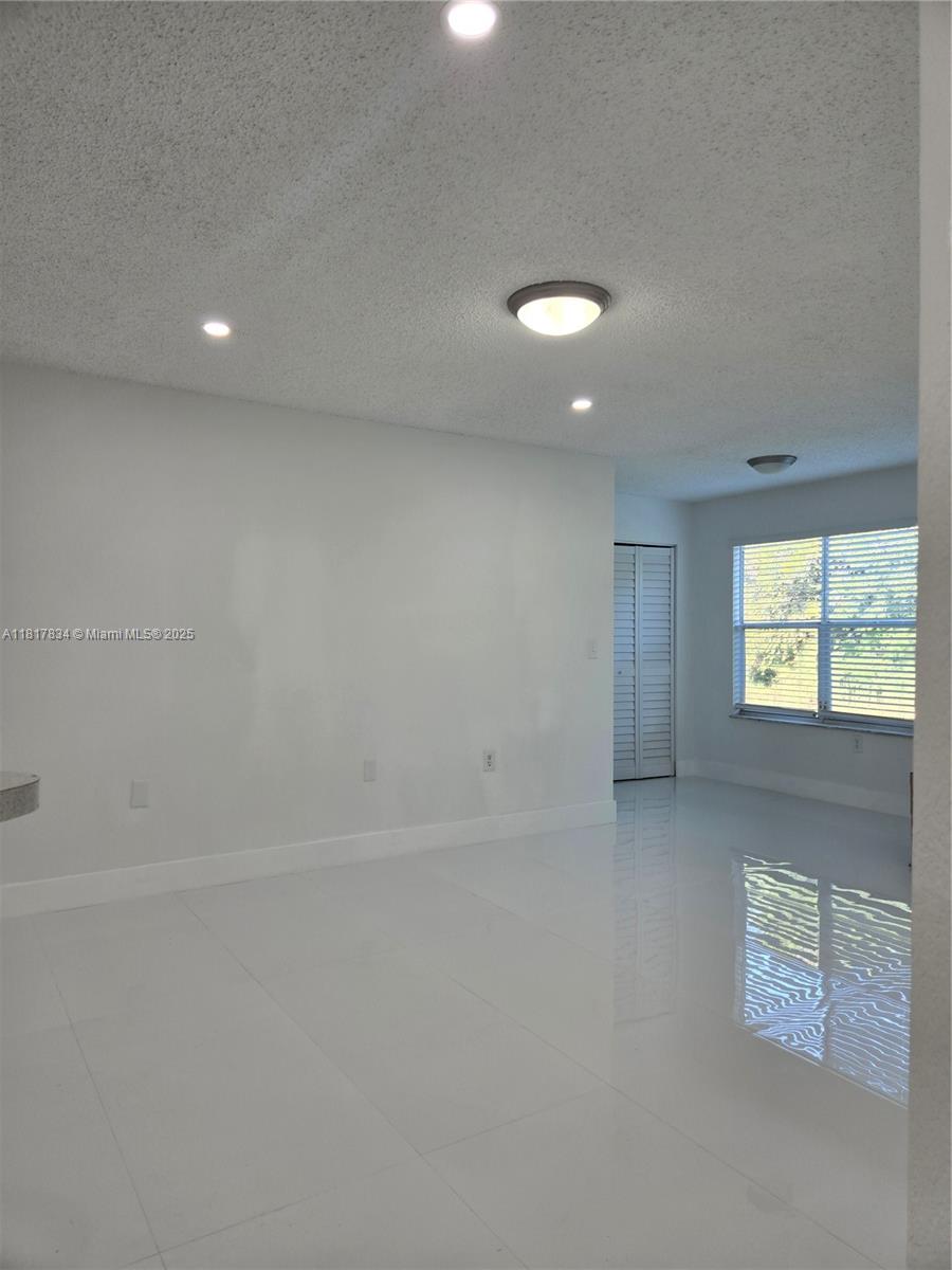 ISLES AT LAGO MAR CONDO - Residential Lease