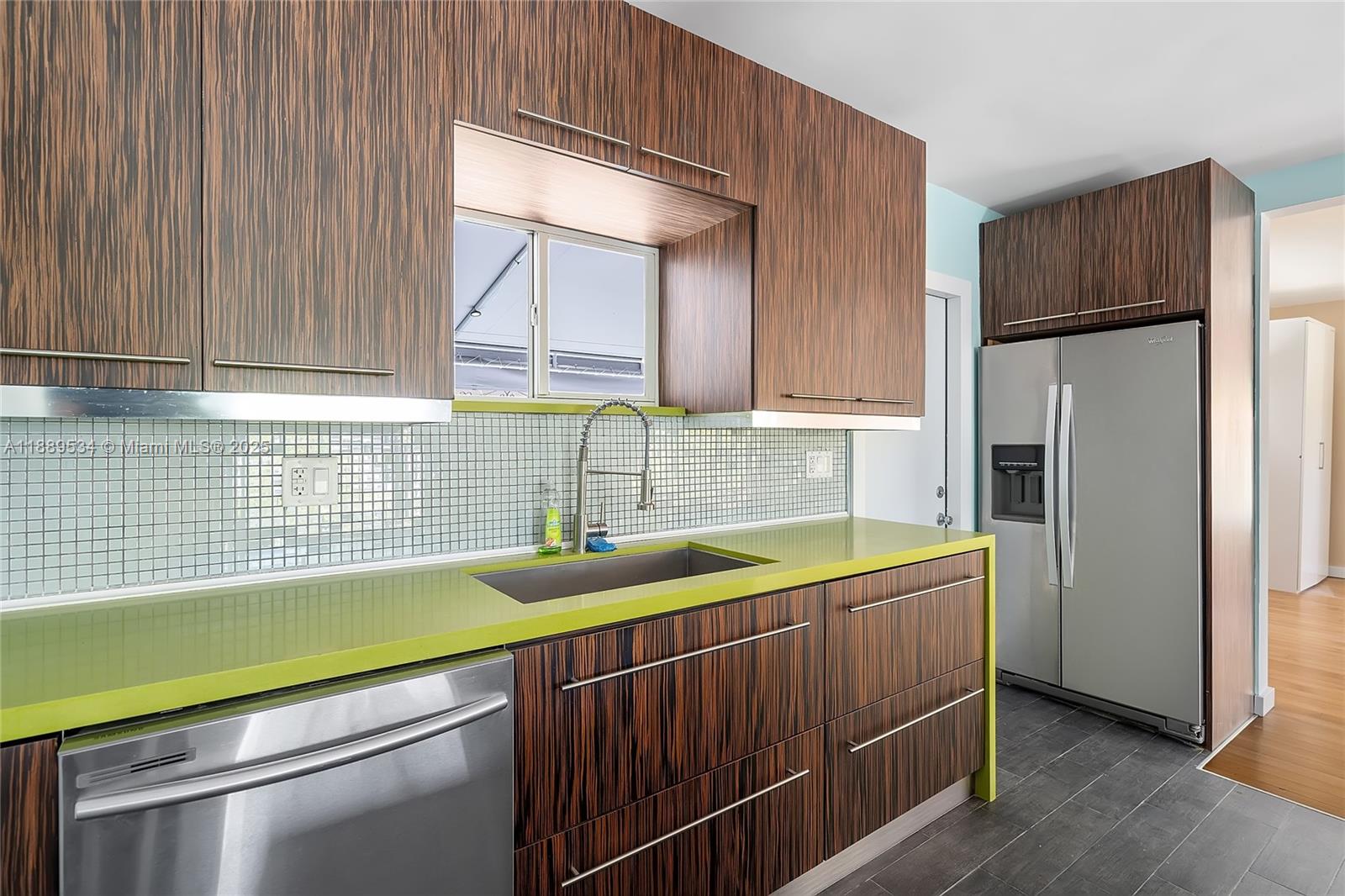 VISTA BISCAYNE - Residential Lease
