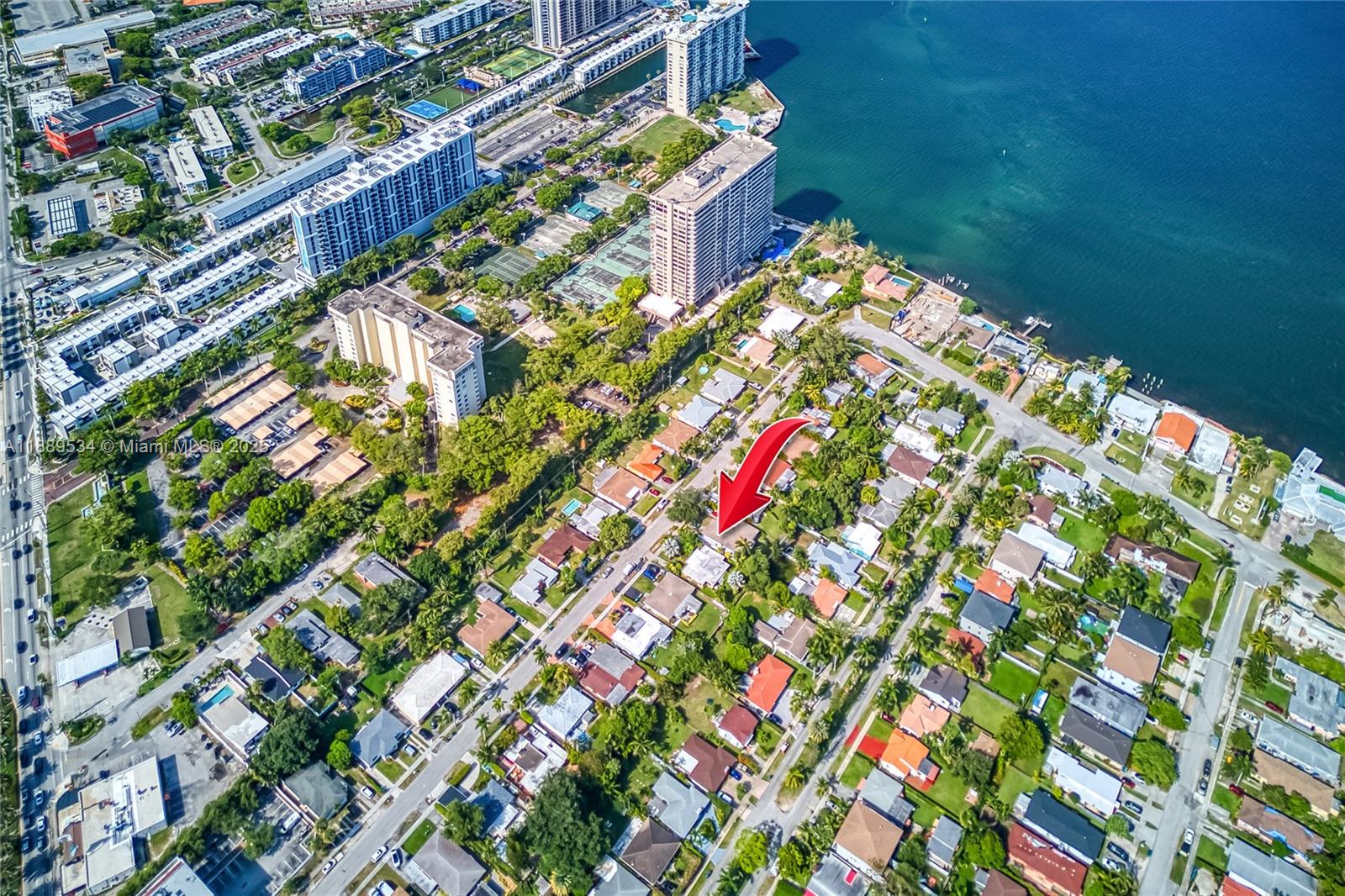 VISTA BISCAYNE - Residential Lease