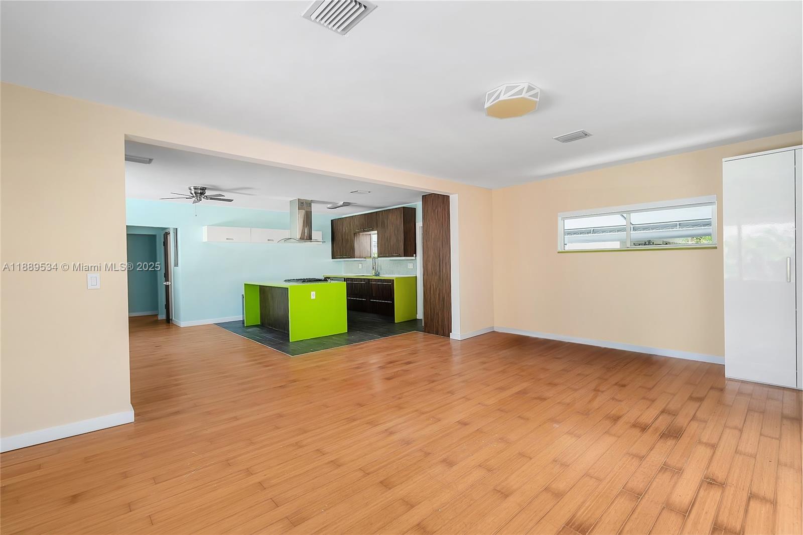VISTA BISCAYNE - Residential Lease