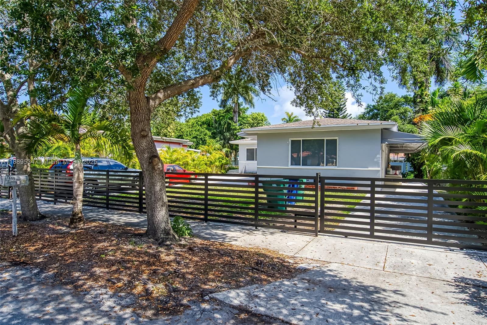 VISTA BISCAYNE - Residential Lease