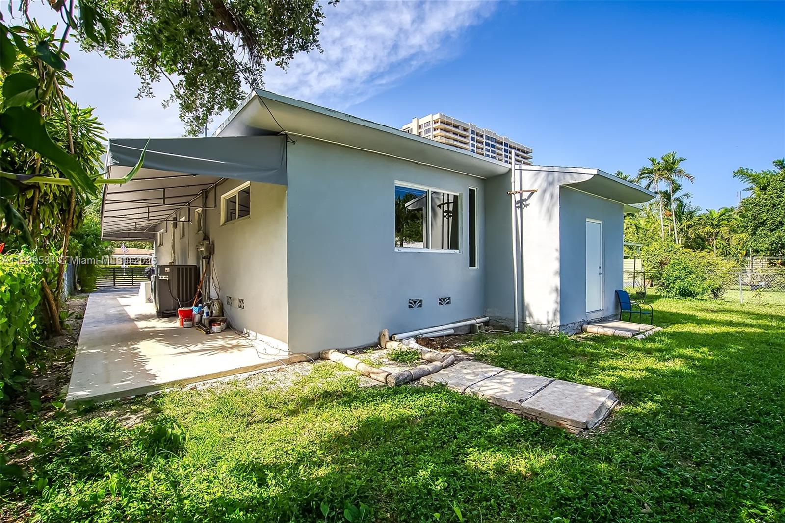 VISTA BISCAYNE - Residential Lease