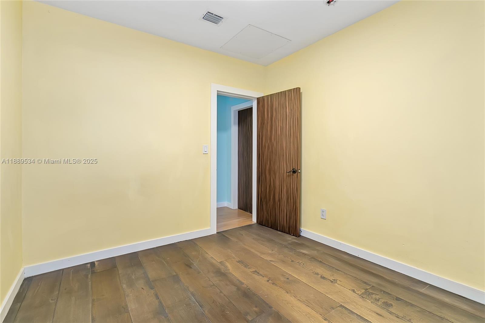 VISTA BISCAYNE - Residential Lease