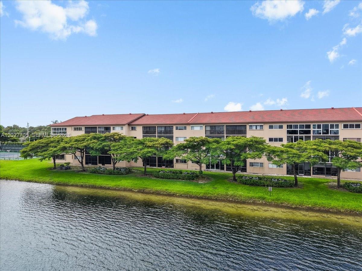 IVANHOE EAST AT CENTURY V - Residential